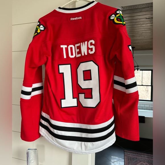Womens Large Chicago Blackhawks Toews Jersey - Picture 1 of 7